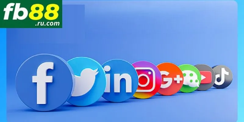 Nên lựa chọn kết nối qua các kênh mạng xã hội 